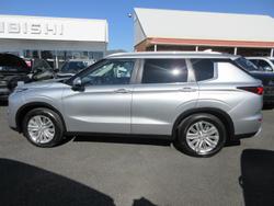2023 Mitsubishi
Outlander LS