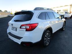 2017 Subaru
Outback 2.5i Premium