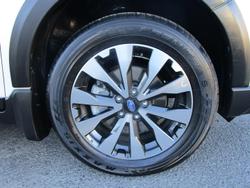 2017 Subaru
Outback 2.5i Premium