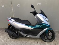 2025 CFMOTO
                150SC 