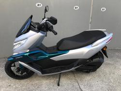 2025 CFMOTO
                150SC 