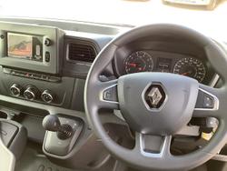 2025 Renault
                Master Pro 110kW