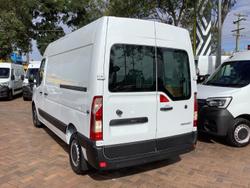 2025 Renault
                Master Pro 110kW