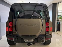 2025 Land Rover
                Defender 110 P400e X-Dynamic HSE