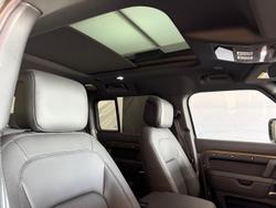 2025 Land Rover
                Defender 110 P400e X-Dynamic HSE
