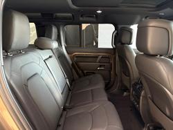 2025 Land Rover
                Defender 110 P400e X-Dynamic HSE