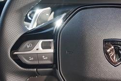 2025 Peugeot 2008 GT Hybrid