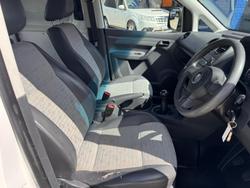 2011 Volkswagen Caddy TDI250 2KN MY11 Candy White