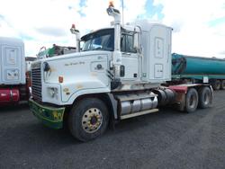 2003 Mack Trident