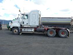 2003 Mack Trident WHITE