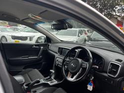 2019 Kia
                Sportage S