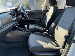 2021 Kia
                Stonic S