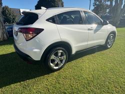 2015 Honda
                HR-V VTi-S
