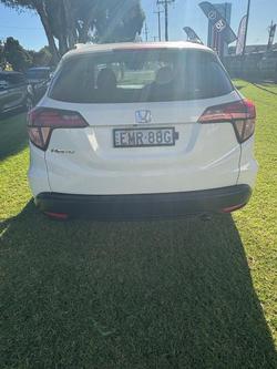 2015 Honda
                HR-V VTi-S