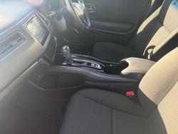 2015 Honda
                HR-V VTi-S