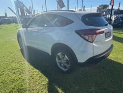 2015 Honda
                HR-V VTi-S
