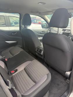 2024 Nissan Navara ST-X