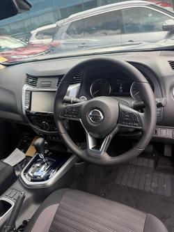 2024 Nissan Navara ST-X