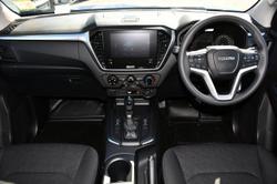2025 Isuzu
                D-MAX LS-M