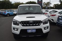 2022 Mahindra PIK-UP S11