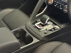 2024 Jaguar
                E-PACE P250 R-Dynamic SE