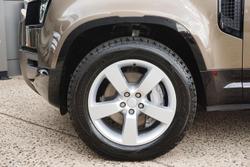 2024 Land Rover
                Defender 110 P400 X-Dynamic HSE