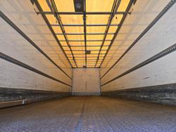 2009 Vawdrey 16P Dry Freight Van White