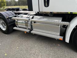 2023 Freightliner Cascadia 116 White