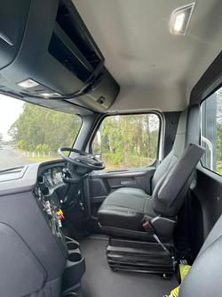 2023 Freightliner Cascadia 116 White