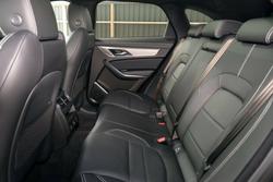 2024 Jaguar F-PACE P250 R-Dynamic SE X761 MY25 AWD Santorini Black