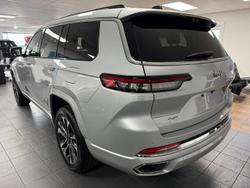 2023 Jeep
Grand Cherokee Overland