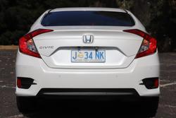 2021 Honda
Civic VTi-S