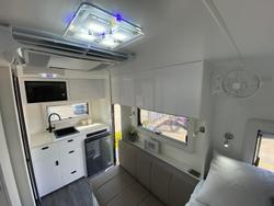 2025 JB Caravans Gator Hybrid 14' Full Off Road