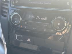 2016 Mitsubishi
                Pajero Sport GLX