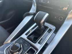 2016 Mitsubishi
                Pajero Sport GLX