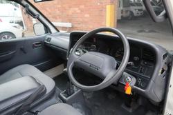 1995 Toyota Hiace Commuter RZH125R French Vanilla