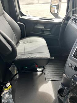 2024 Freightliner Cascadia 126 White