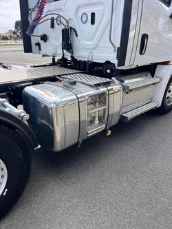 2024 Freightliner Cascadia 126 White