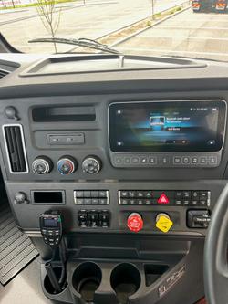 2024 Freightliner Cascadia 126 White