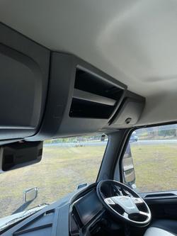 2024 Freightliner Cascadia 126 White