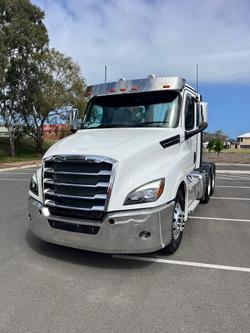 2024 Freightliner Cascadia 126 White