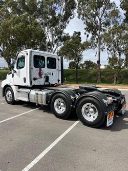2024 Freightliner Cascadia 126 White