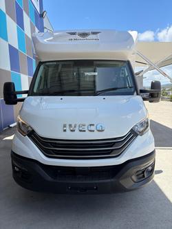 2026 JB Caravans Touring Queen Bed 7.8 M Iveco