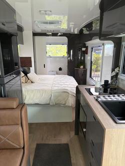 2026 JB Caravans Touring Queen Bed 7.8 M Iveco