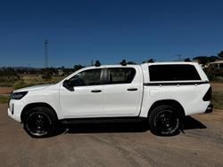 2020 Toyota
Hilux SR