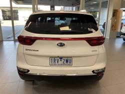 2020 Kia
                Sportage SX