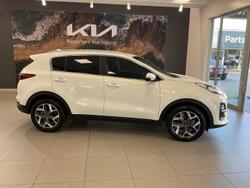 2020 Kia
                Sportage SX