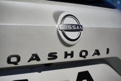 2025 Nissan
                QASHQAI ST