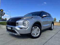 2023 Mitsubishi
Outlander LS