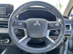2023 Mitsubishi
Outlander LS